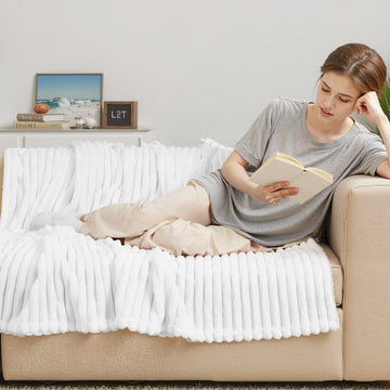 Super Soft Fleece Throw Blanket